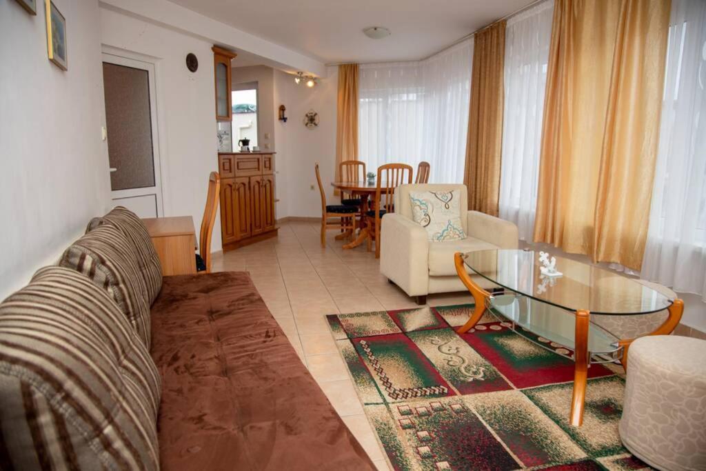 Convenient 1-Bedroom Flat Next To Harmanite Beach 소조폴 외부 사진