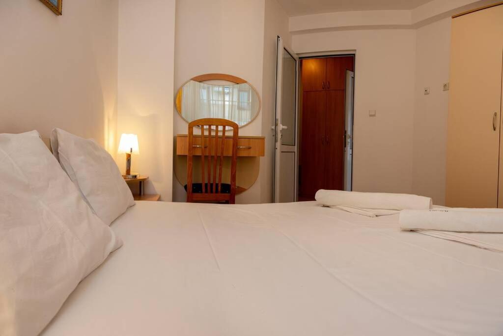 Convenient 1-Bedroom Flat Next To Harmanite Beach 소조폴 외부 사진