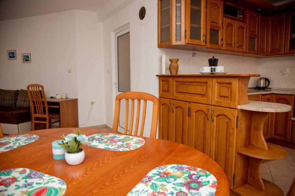 Convenient 1-Bedroom Flat Next To Harmanite Beach 소조폴 외부 사진