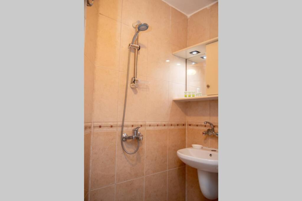 Convenient 1-Bedroom Flat Next To Harmanite Beach 소조폴 외부 사진