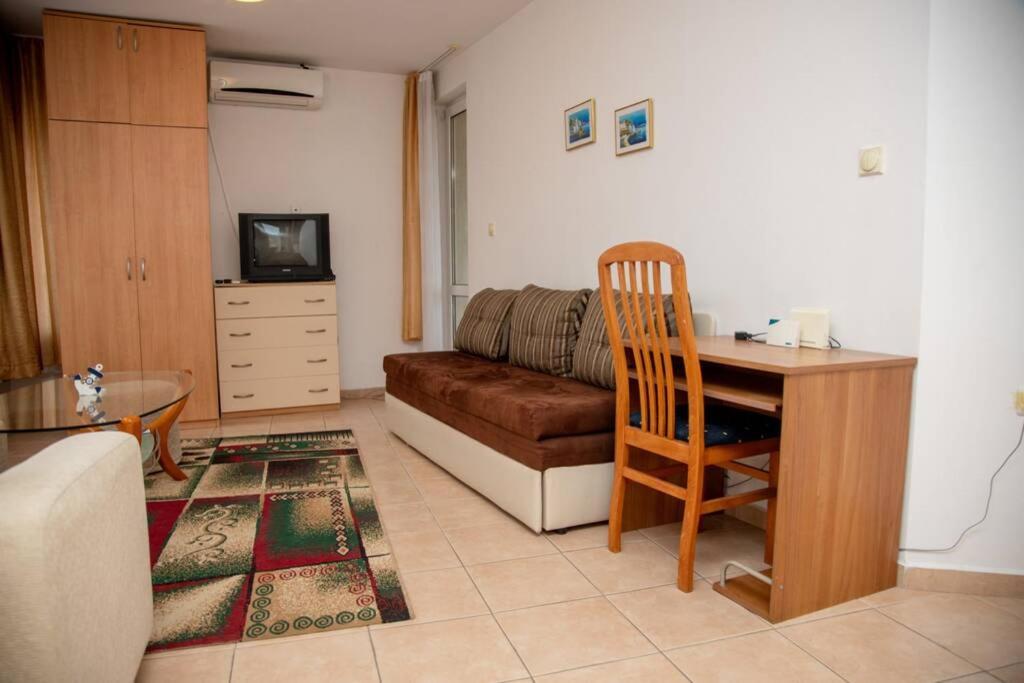 Convenient 1-Bedroom Flat Next To Harmanite Beach 소조폴 외부 사진