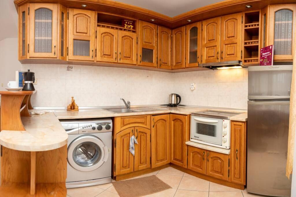Convenient 1-Bedroom Flat Next To Harmanite Beach 소조폴 외부 사진